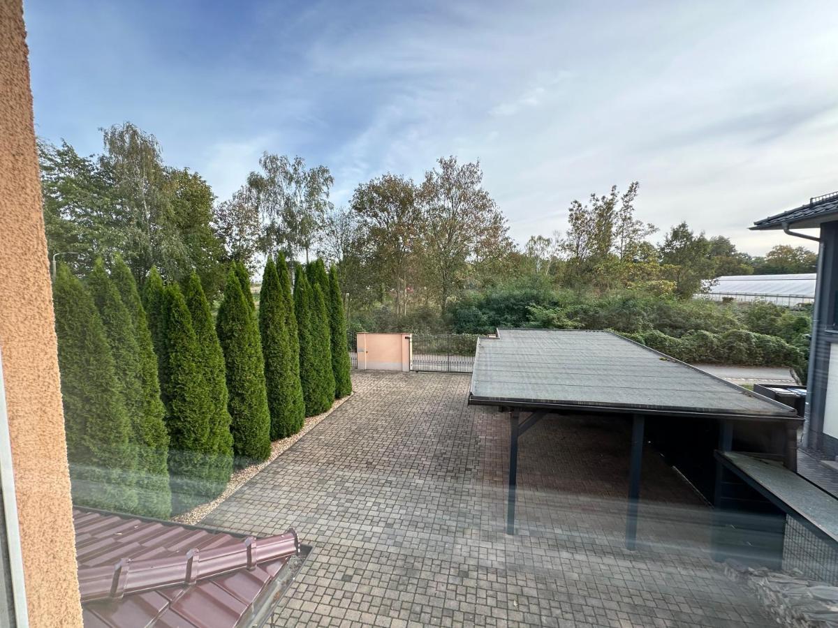Stadtvilla In Leipzig 7 Personen 3 Schlafzimmer 2 Baeder Garten Und Terrasse Zentral Gelegen Messe Innenstadt Seen Luaran gambar